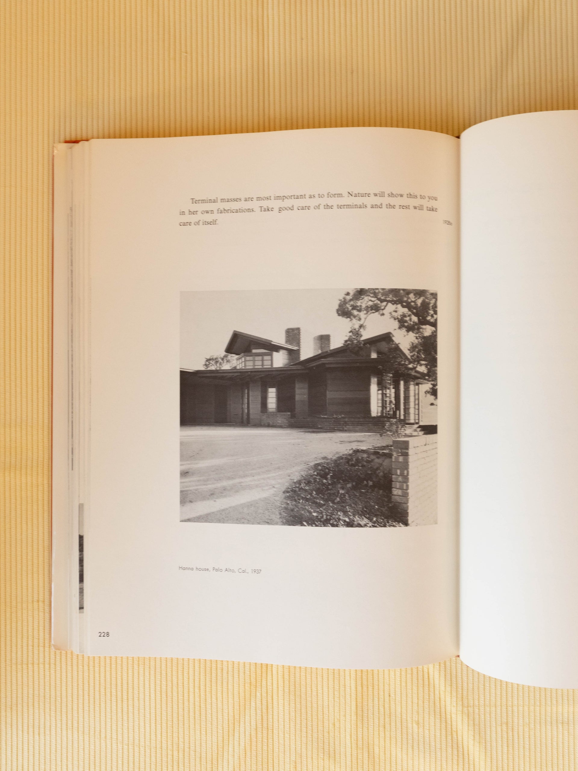Frank Lloyd Wright, An American Architecture